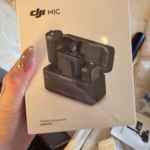 DJI Mic Transmitter and Receiver Set in White